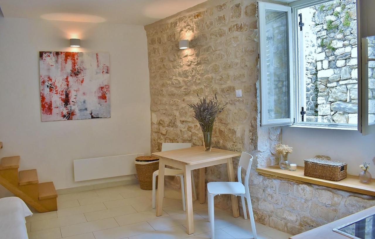 Rooms And Studio Old Town 라브 외부 사진