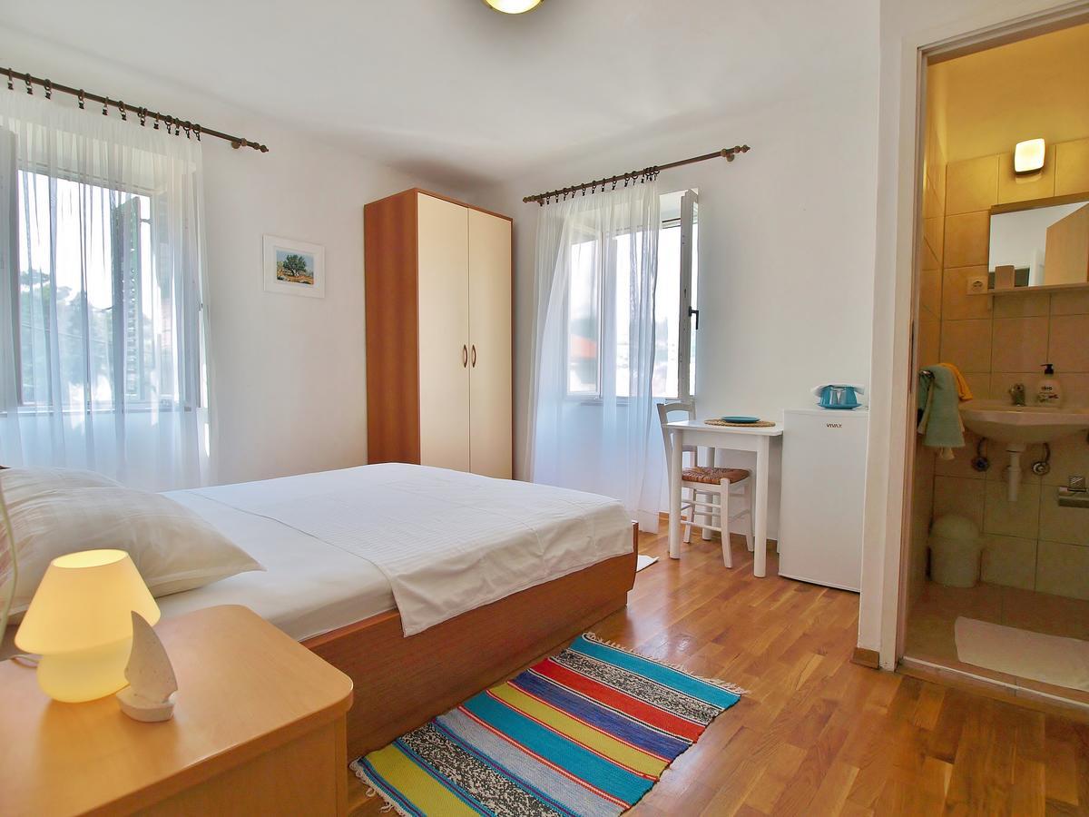Rooms And Studio Old Town 라브 외부 사진