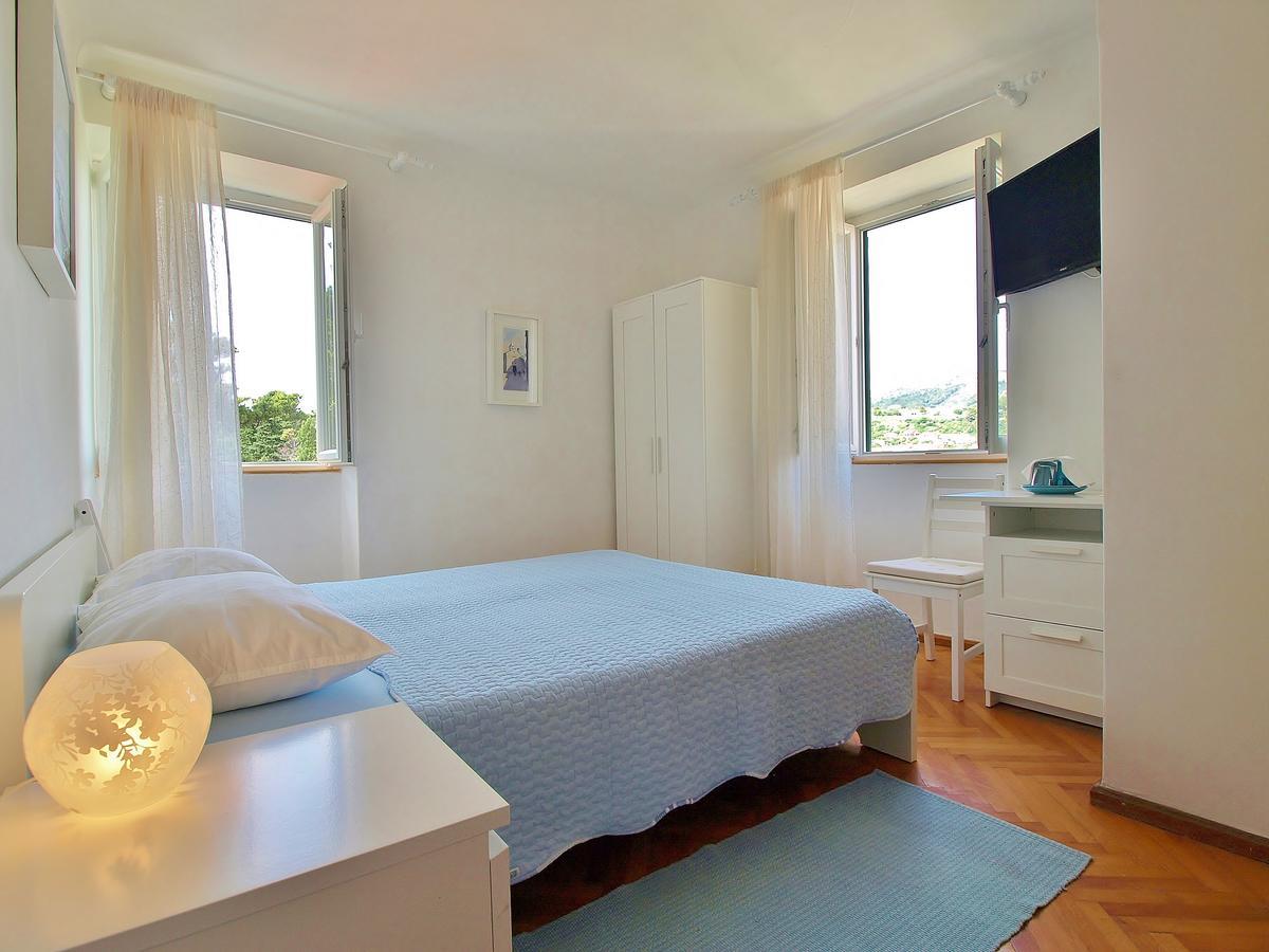 Rooms And Studio Old Town 라브 외부 사진
